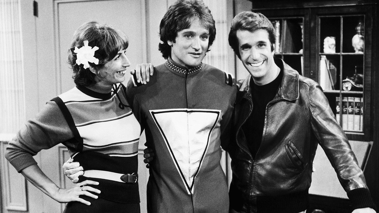 HAPPY DAYS, from left: Penny Marshall, Robin Williams, Henry Winkler, 1974-84.